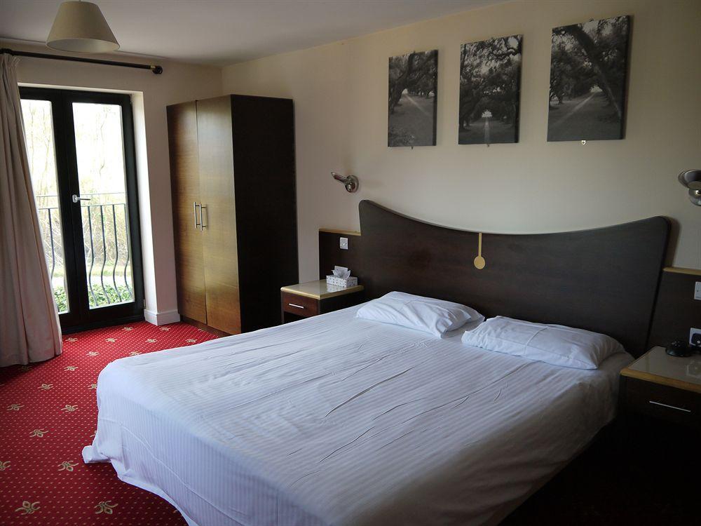 The Sharnbrook Hotel Экстерьер фото
